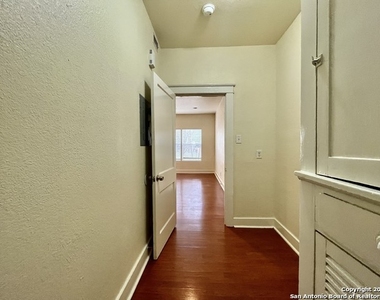 1535 W Woodlawn Ave - Photo Thumbnail 14