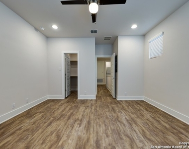 204 Melrose Pl - Photo Thumbnail 10