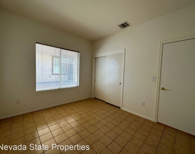 2855 Sapphire Desert Dr - Photo Thumbnail 12