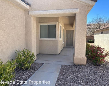 2855 Sapphire Desert Dr - Photo Thumbnail 23