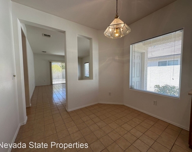 2855 Sapphire Desert Dr - Photo Thumbnail 5