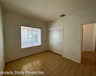 2855 Sapphire Desert Dr - Photo Thumbnail 15