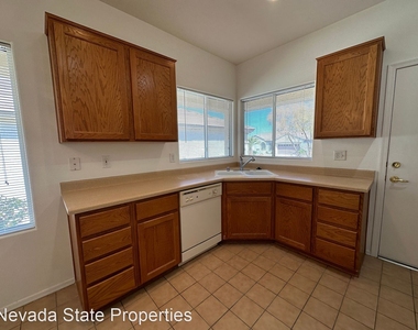 2855 Sapphire Desert Dr - Photo Thumbnail 14