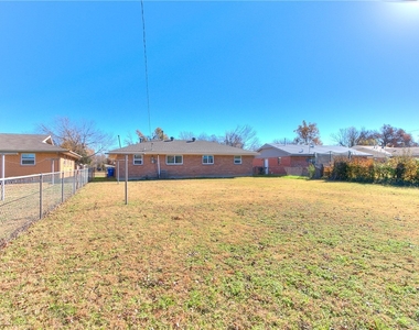 214 Thompson Drive - Photo Thumbnail 19