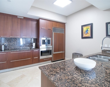 15901 Collins Ave - Photo Thumbnail 17