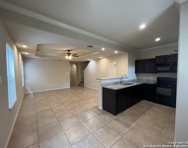 6642 Mia Way - Photo Thumbnail 5