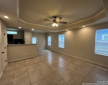 6642 Mia Way - Photo Thumbnail 3