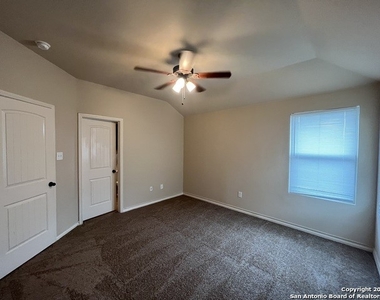 7003 Donovan Way - Photo Thumbnail 12