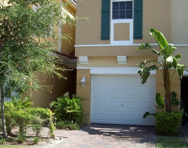 909 Pipers Cay Drive - Photo Thumbnail 0