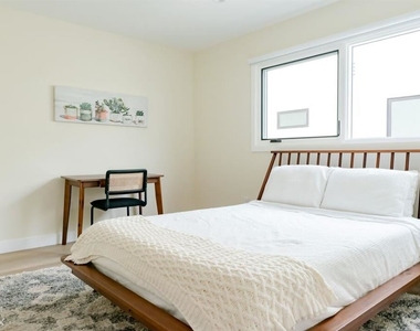 842 N Alfred St Apt 2 - Photo Thumbnail 6