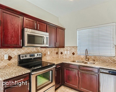 1575 E Baylor Ln A Unit - Photo Thumbnail 6