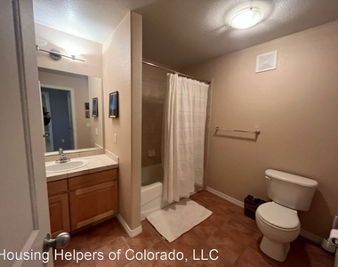 947 Laramie Blvd Unit B - Photo Thumbnail 7