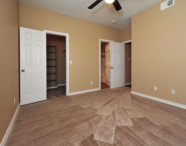 3700 Post Oak Blvd - Photo Thumbnail 10