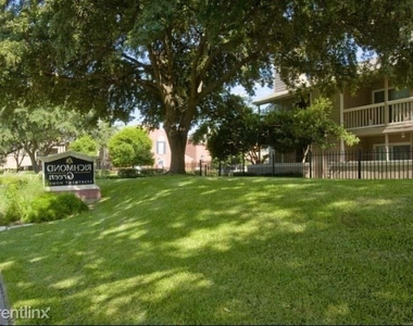 9940 Richmond Ave - Photo Thumbnail 1