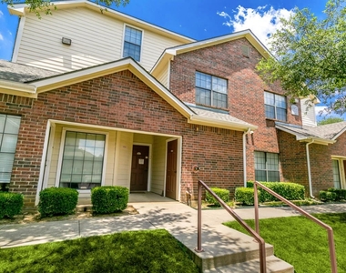 1552 Forest Park Circle - Photo Thumbnail 4