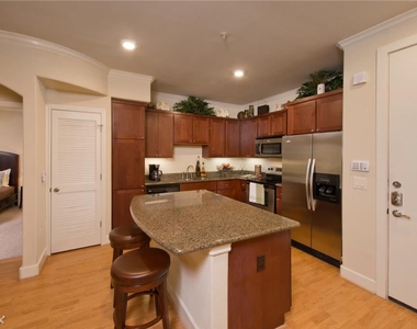 3003 Seagler Rd - Photo Thumbnail 14