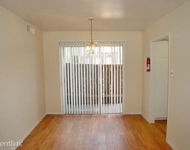 2929 Crossview Dr - Photo Thumbnail 9
