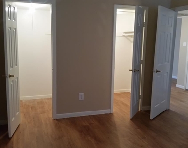 2929 Crossview Dr - Photo Thumbnail 11