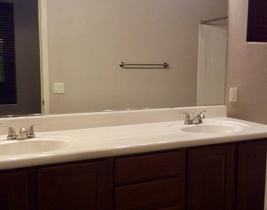 8713 N Shadow Wash Way - Photo Thumbnail 9