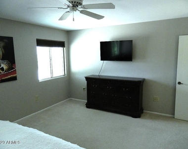 12914 W Seville Drive - Photo Thumbnail 14