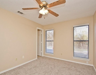 533 Cedar Elm Lane - Photo Thumbnail 13