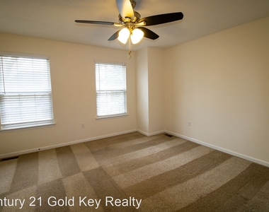 114 Gateway Drive Unit 009 - Photo Thumbnail 16