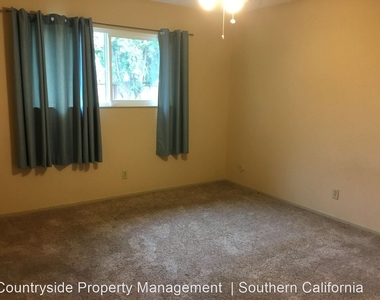 1564 E. Escalon Avenue - Photo Thumbnail 8