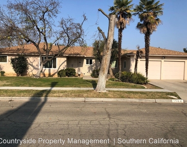 1564 E. Escalon Avenue - Photo Thumbnail 0