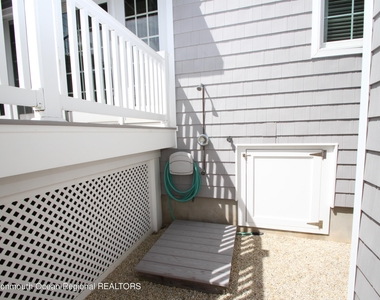 1027 Barnegat Lane - Photo Thumbnail 14