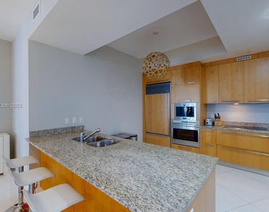 15901 Collins Ave - Photo Thumbnail 7