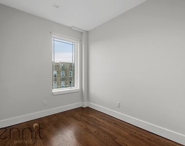 1031 Montgomery Street - Photo Thumbnail 8