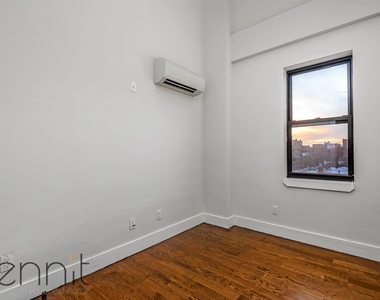 1031 Montgomery Street - Photo Thumbnail 7