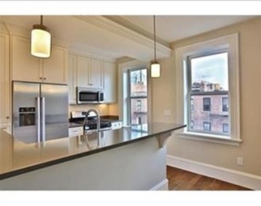 121 Pembroke Street - Photo Thumbnail 2