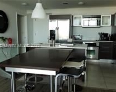 1900 N Bayshore Dr Apt 3114 - Photo Thumbnail 2