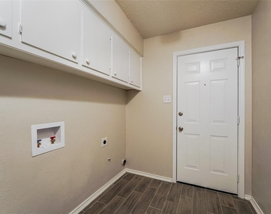 1809 El Paso Street - Photo Thumbnail 12