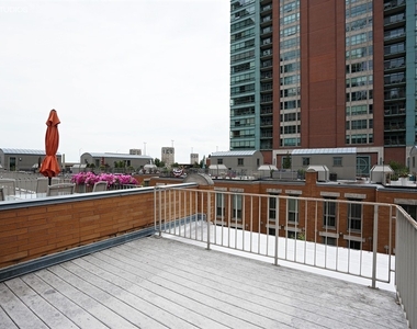 436 E North Water Street - Photo Thumbnail 4