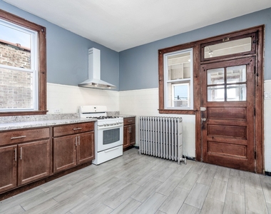 5225 W Melrose Street - Photo Thumbnail 9