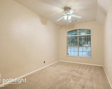 4203 Wildbriar Lane Unit - Photo Thumbnail 9