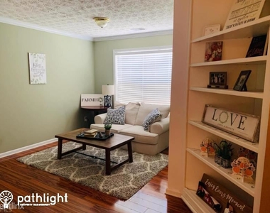 915 Chapel Hill Drive Unit - Photo Thumbnail 13