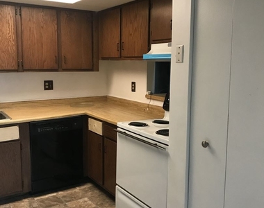 1725 Crimson Tree Way Unit A - Photo Thumbnail 3