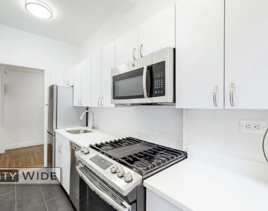 139 West 55th Street - Photo Thumbnail 3