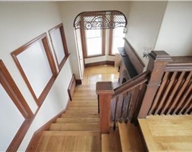 558 Riverside Ave - Photo Thumbnail 2