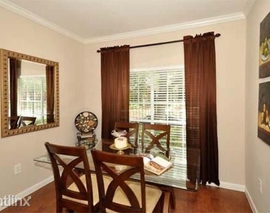 10 Oak Ct - Photo Thumbnail 8