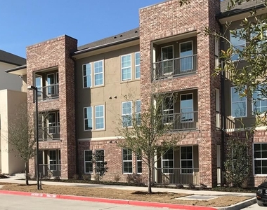 1550 W Plano Pkwy - Photo Thumbnail 11