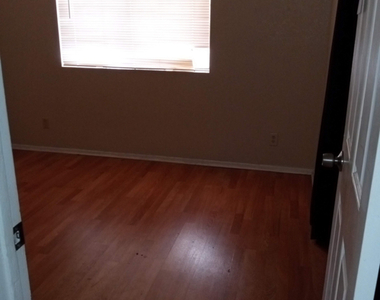 1557 East Ave J3 - Photo Thumbnail 14