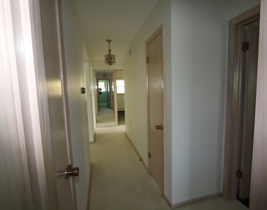 841 N Merrill Street - Photo Thumbnail 14