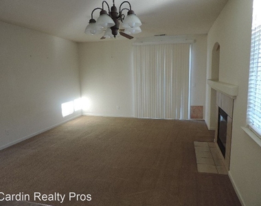 1264 Mountain Rose Dr - Photo Thumbnail 2