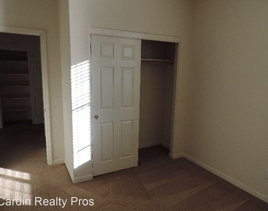 1264 Mountain Rose Dr - Photo Thumbnail 9