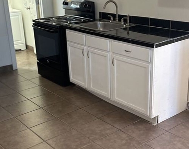 938 E Amelia Ave - Photo Thumbnail 1