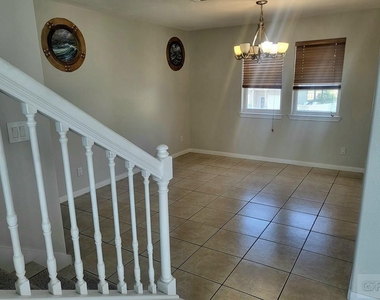 3722 Laguna Drive - Photo Thumbnail 8